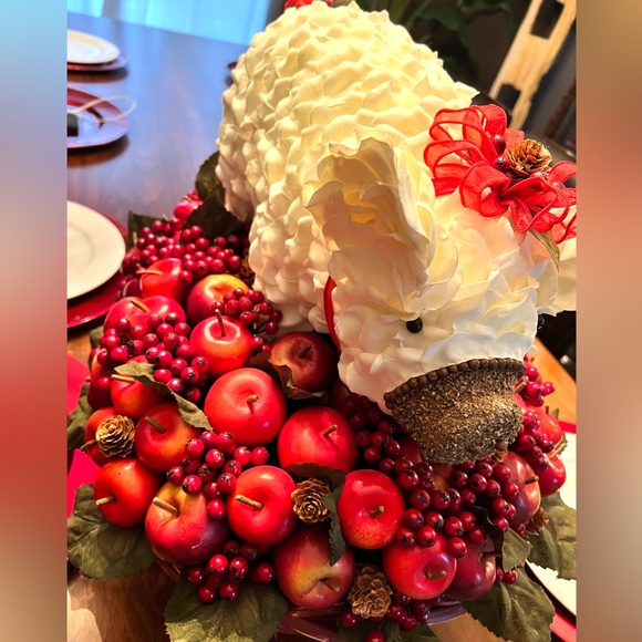Vintage XL Artisan Rose Petal Christmas Pig in festive basket Faux Floral - Picture 10 of 16
